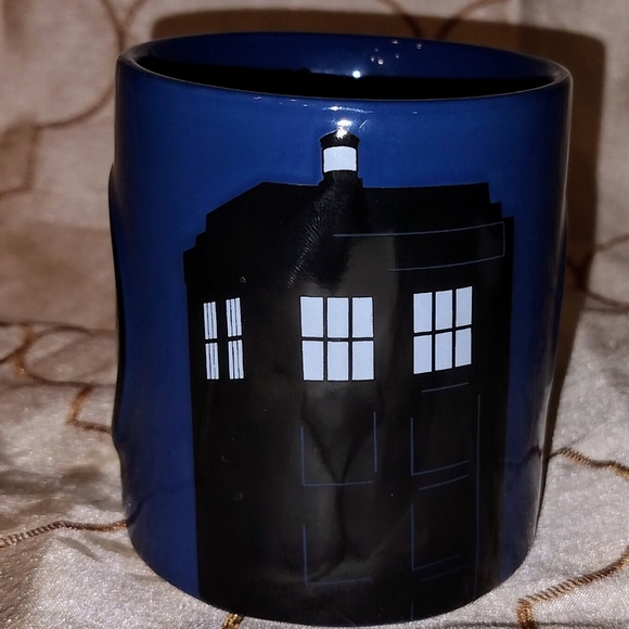 Doctor Who TARDIS 2D Relief Officially Licensed 2009 - Picture 5 of 10